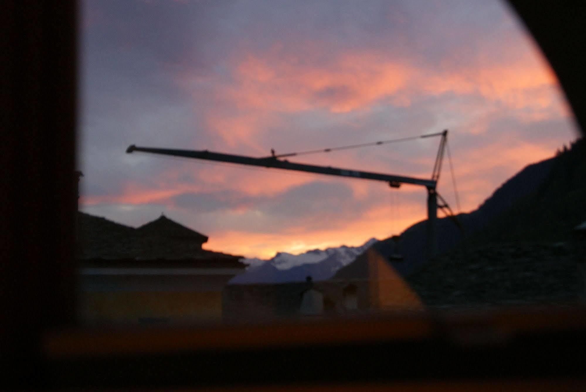 Albergo Piz Cam Vicosoprano Buitenkant foto