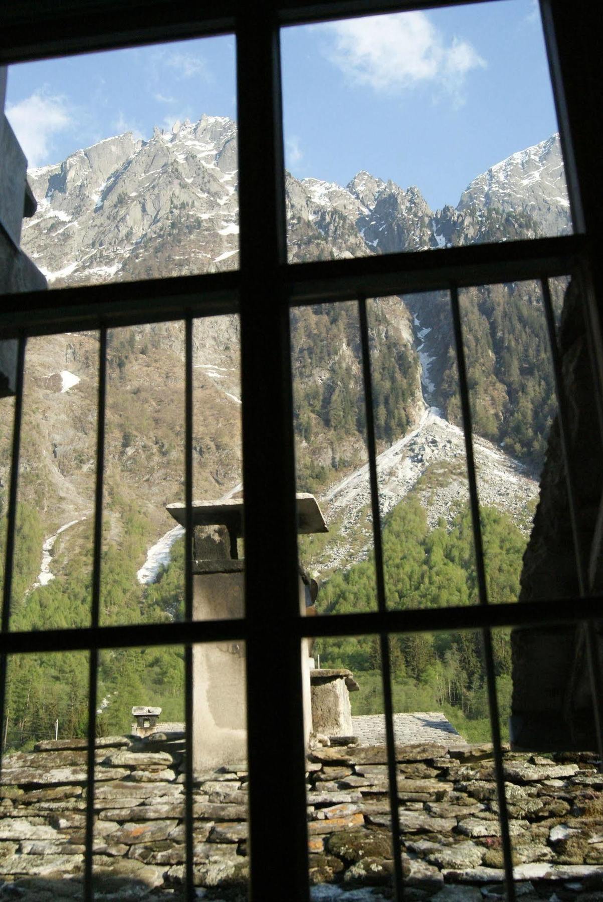 Albergo Piz Cam Vicosoprano Buitenkant foto