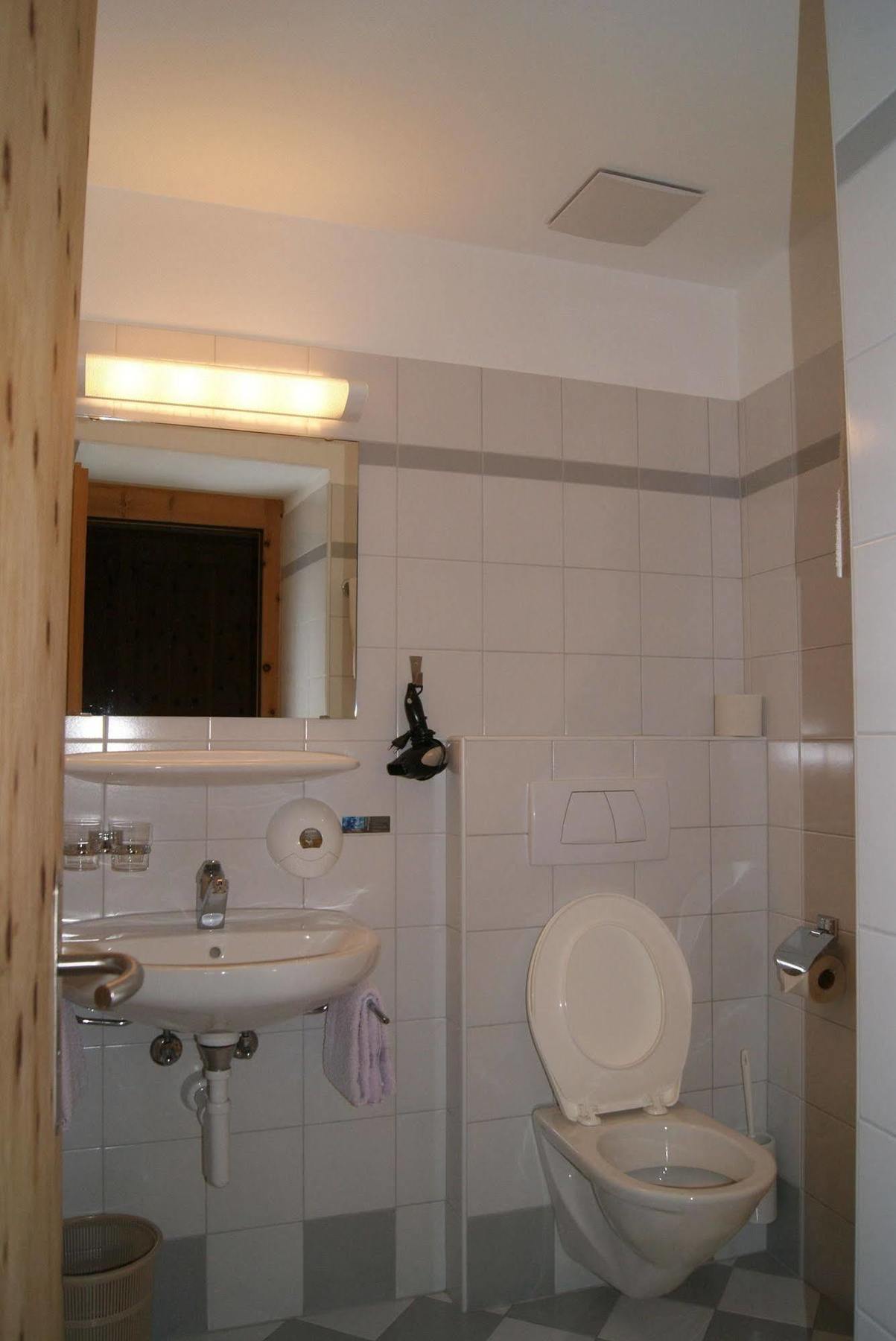 Albergo Piz Cam Vicosoprano Buitenkant foto