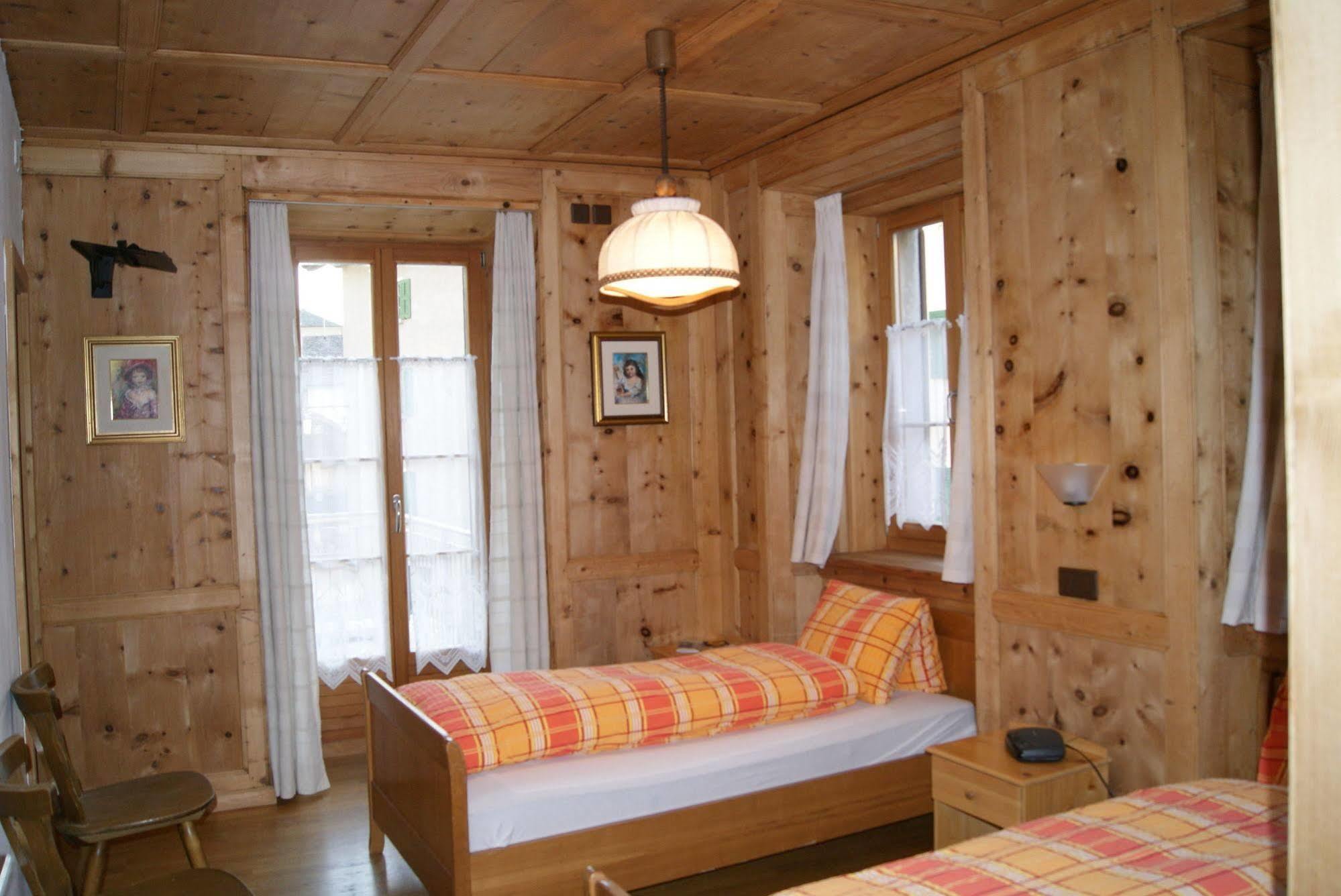 Albergo Piz Cam Vicosoprano Buitenkant foto