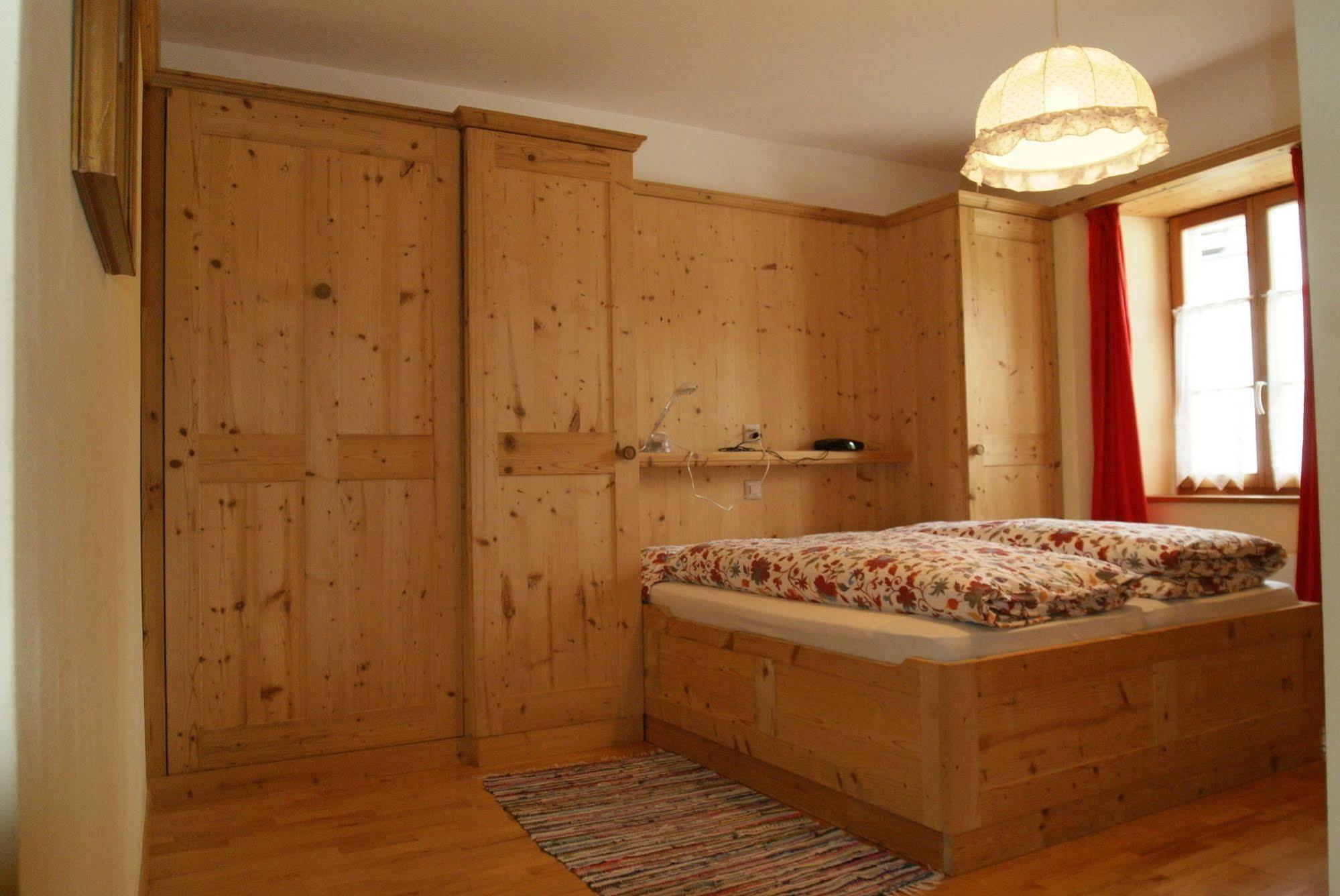 Albergo Piz Cam Vicosoprano Buitenkant foto