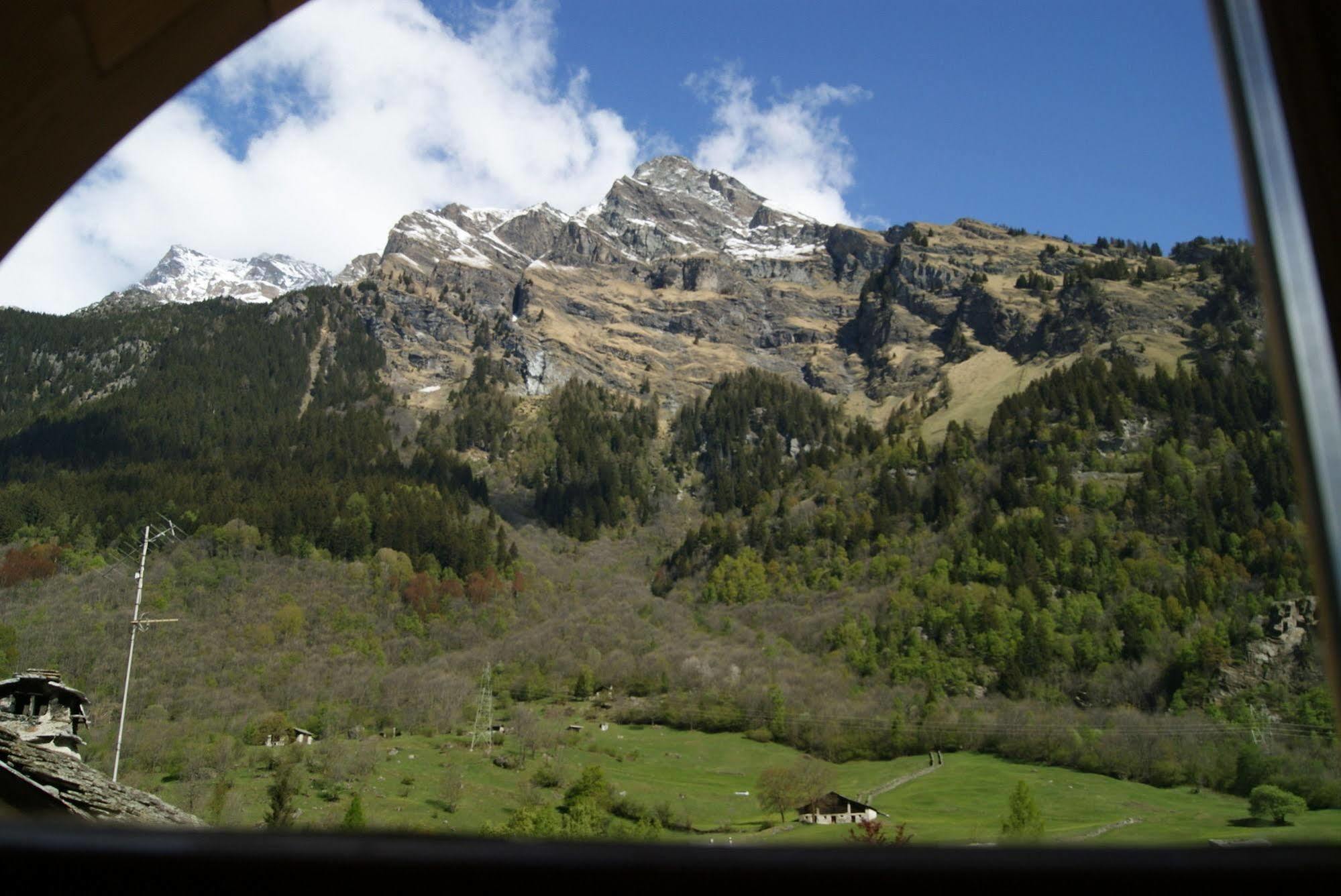 Albergo Piz Cam Vicosoprano Buitenkant foto